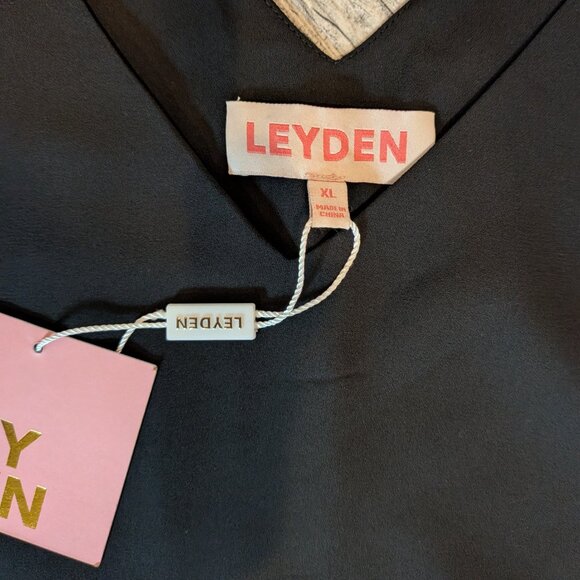 Leyden Women's Sleeveless V Neck Tank Top in Black Size XL - Picture 4 of 6